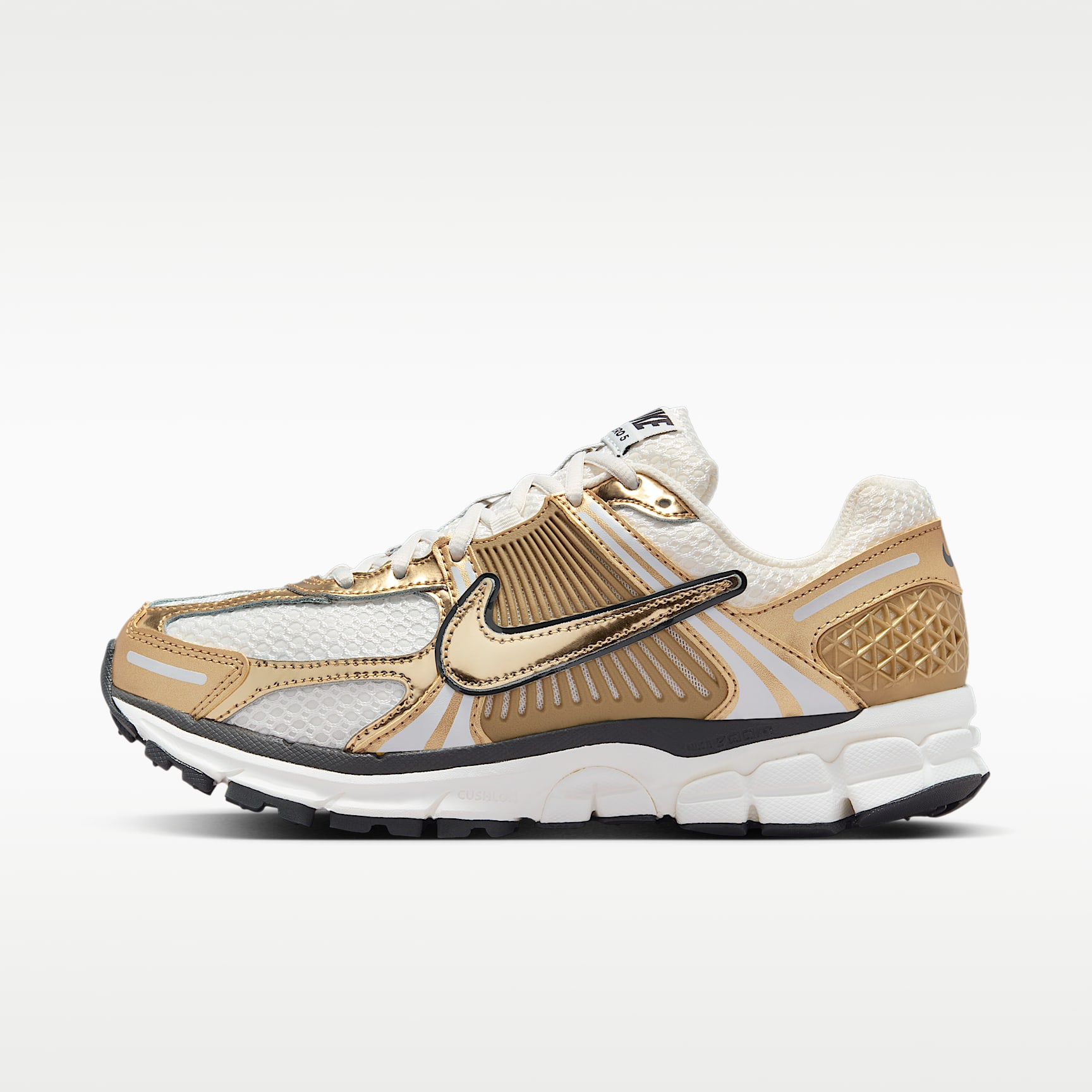 ニヴァ ／ ゴールド・フロム・ザ・フューチャー Nike Zoom Vomero 5 Women's Shoes. Nike.com